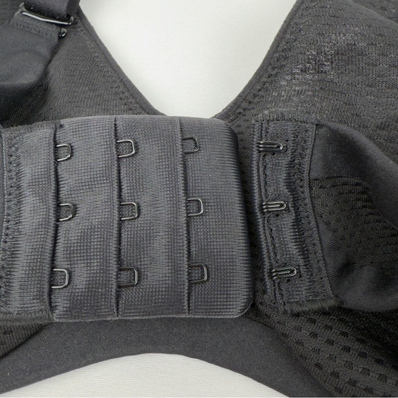 Bali Coolest Smoothing Underwire Bra Black 36D NWT - Picture 4 of 9